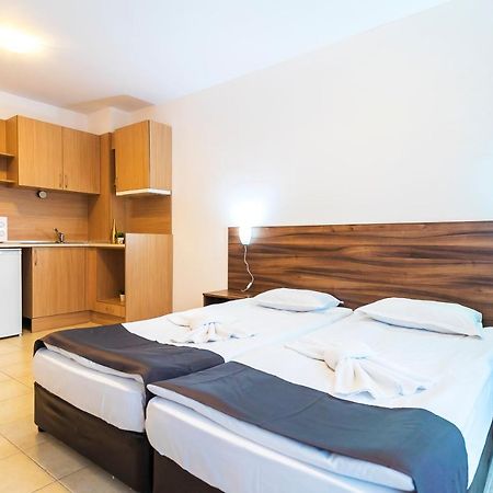 Admiral Plaza Hotel Napospart Kültér fotó