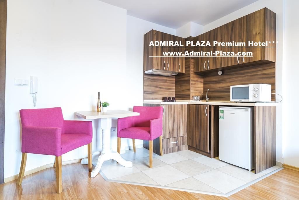 Admiral Plaza Hotel Napospart Kültér fotó