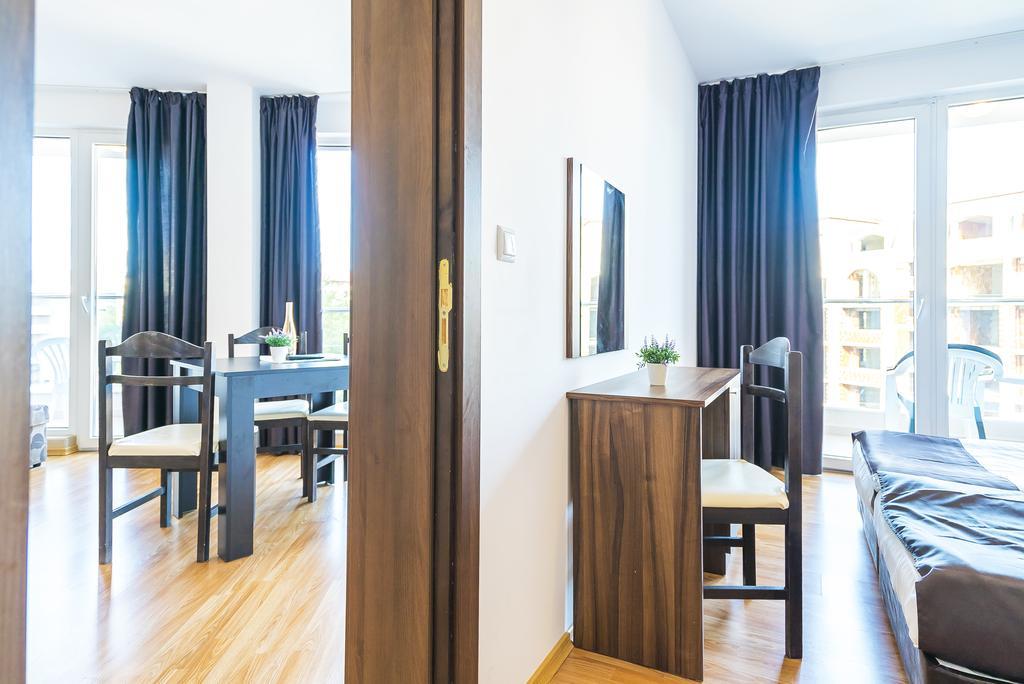 Admiral Plaza Hotel Napospart Kültér fotó