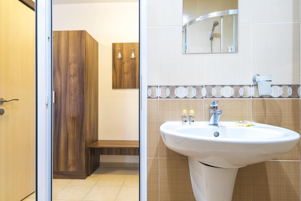 Admiral Plaza Hotel Napospart Kültér fotó