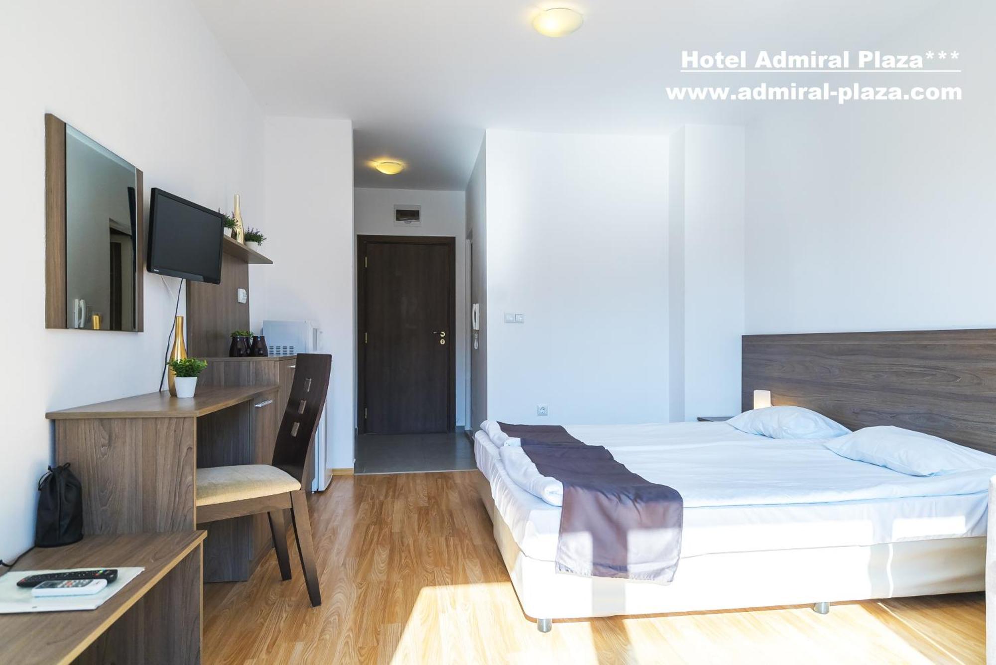 Admiral Plaza Hotel Napospart Kültér fotó
