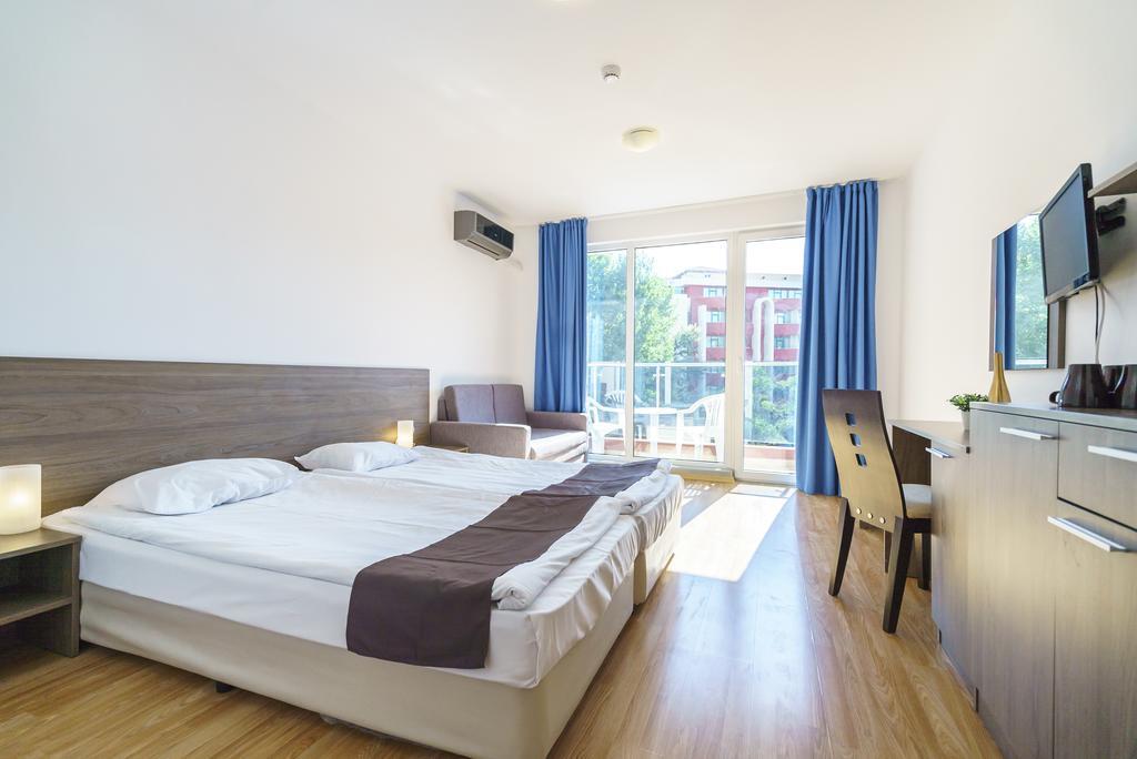 Admiral Plaza Hotel Napospart Kültér fotó