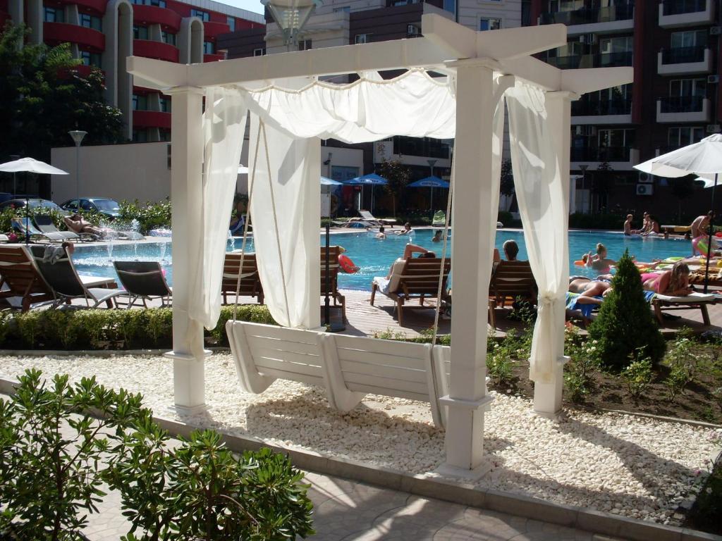 Admiral Plaza Hotel Napospart Kültér fotó