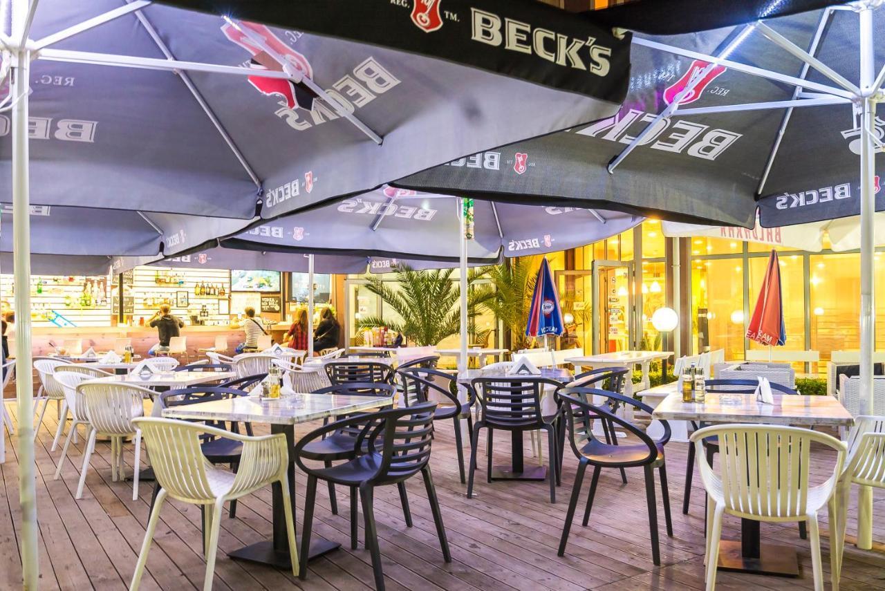 Admiral Plaza Hotel Napospart Kültér fotó